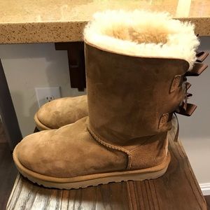 Short Bow Uggs ❄️